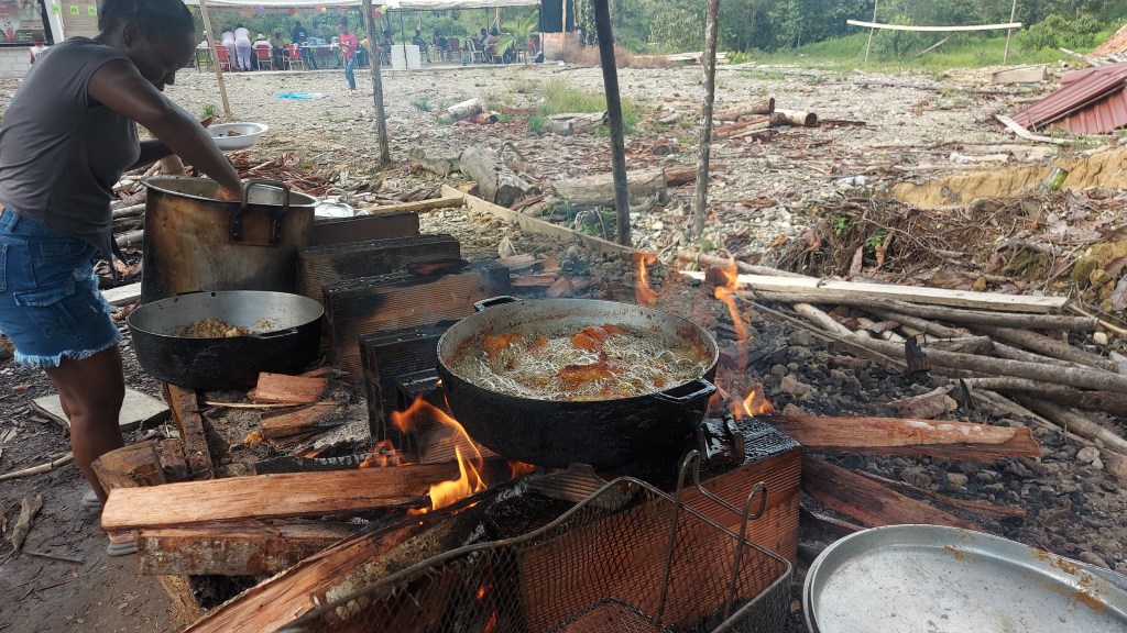 PLAN DE RASPADURA, donde la música y la oración se funde en una sola comunión. 
